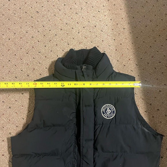 Men’s Abercrombie and Fitch black tech vest. Size medium. New without tags. - Picture 7 of 10